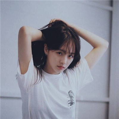 带耐克帽子的女生头像图片