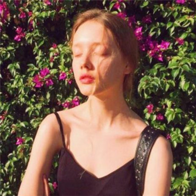 qq头像伤心女生动漫图片