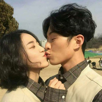 非主流情头接吻