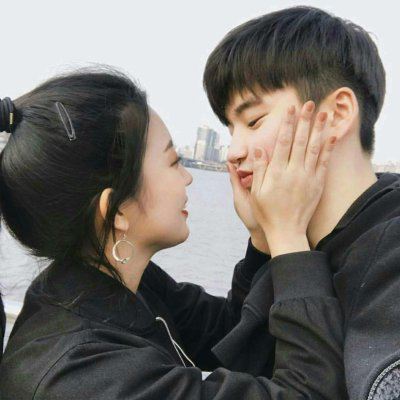 非主流情头接吻