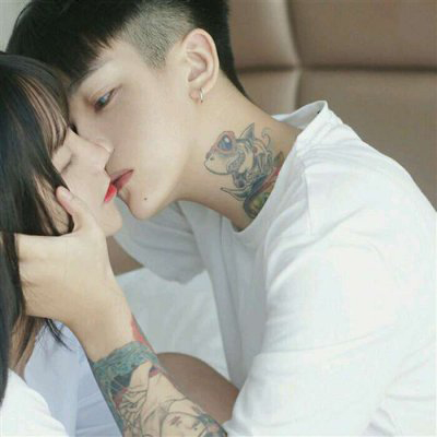 非主流情头接吻