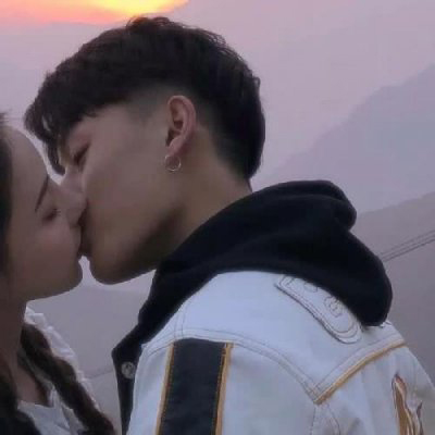 非主流情头接吻