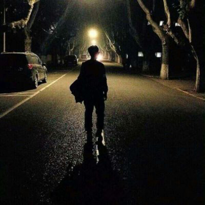 男左女右背影情侣头像