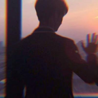 男左女右背影情侣头像