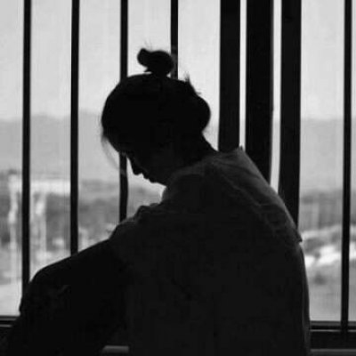 男左女右背影情侣头像