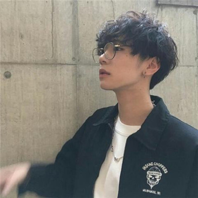 2018最火爆微信头像不露脸男生霸气头像图片