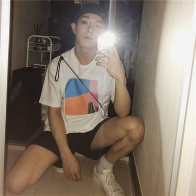 伤感qq头像动漫男生背影头像图片