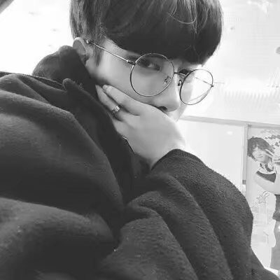 2018最流行漫画男生头像帅气冷漠 古风图片
