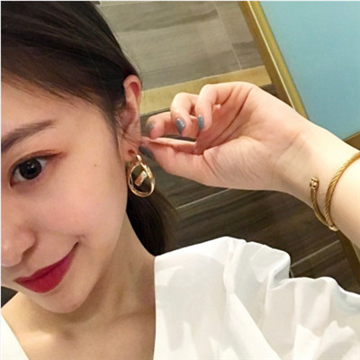 qq女生头像半边脸黑白图片