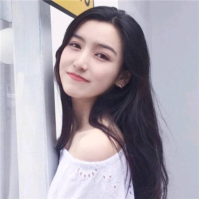 qq女生头像半边脸黑白图片