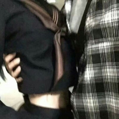 最好看最污的情侣头像 浴室真人污情头一对两张图片
