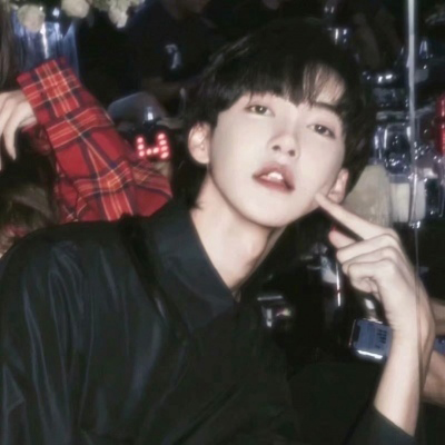 网红情侣头像一男一女 最火的单人高冷网红常用头像图片