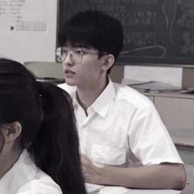 白衬衫情头高清一对 穿白衬衫一男一女图片