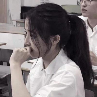 白衬衫情头唯美高清一对 穿白衬衫一男一女图片