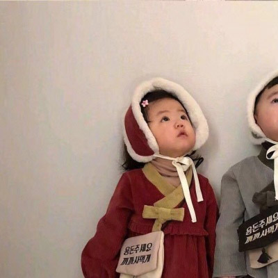 情侣头像可爱小孩真人一对 萌小孩情侣qq头像