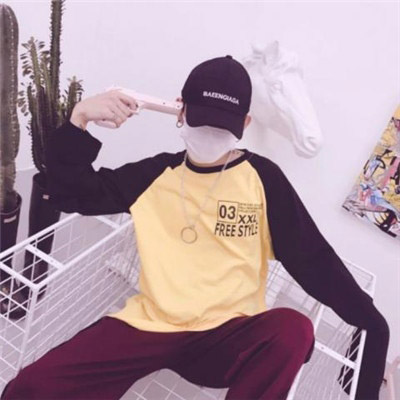 黄色情侣头像一左一右 穿黄颜色衣服系列