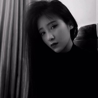 很丧的女生头像黑白图片