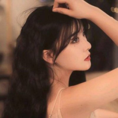 吊带气质女生半身控头像 锁骨露肩侧脸