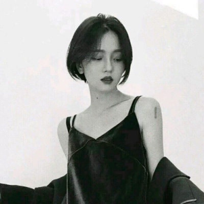 吊带气质女生半身控头像 锁骨露肩侧脸