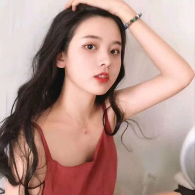 吊带气质女生半身控头像 锁骨露肩侧脸