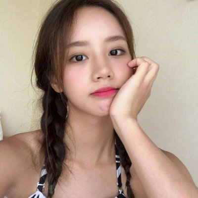 吊带气质女生半身控头像 锁骨露肩侧脸
