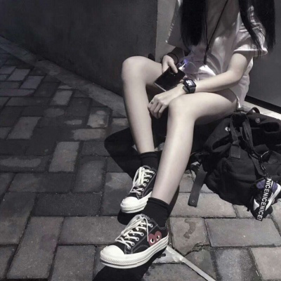 女生部位污一点头像