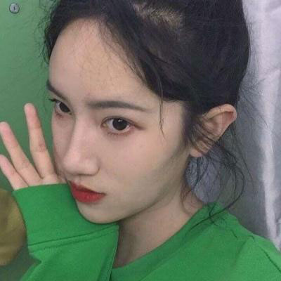 高清穿绿色衣服女生qq头像图片