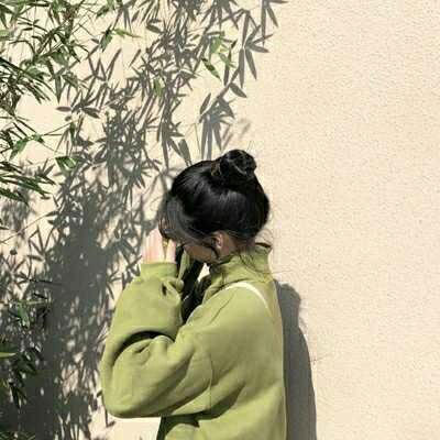 高清穿绿色衣服女生qq头像图片