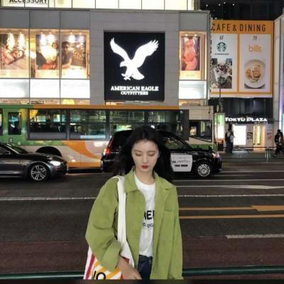 高清穿绿色衣服女生qq头像图片