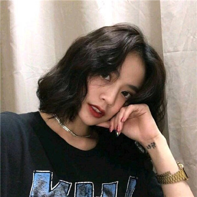 戴复古圆眼镜女生头像图片