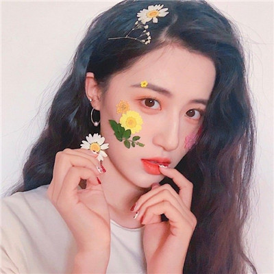 戴复古圆眼镜女生头像图片