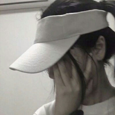 很拽的头像 很霸气很拽的女生头像