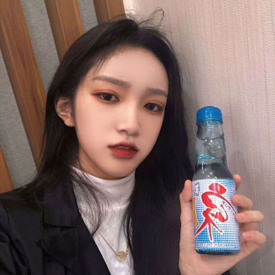 很拽的头像 很霸气很拽的女生头像