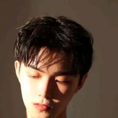 帅哥图片头像 男生头像霸气冷酷图片大全