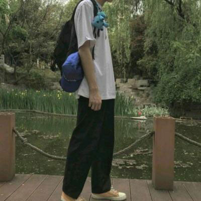 男生头像简约小清新 文艺阳光侧脸男生图片