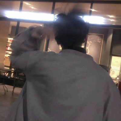 落寞头像 男生孤单落寞的背影图片