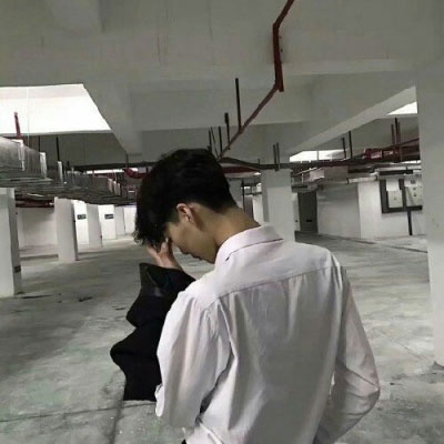 落寞头像 男生孤单落寞的背影图片