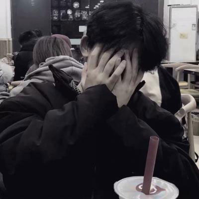 落寞头像 男生孤单落寞的背影图片