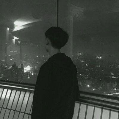 看海头像 男生孤单看海背影唯美图片