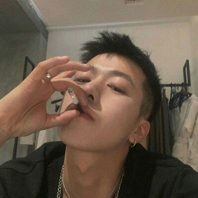 男生帅头像冷酷 男生帅头像图片大全集