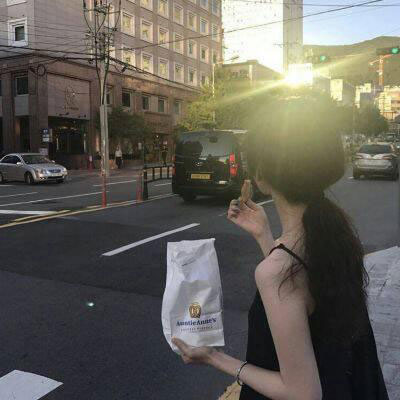 背影头像女生唯美漂亮 侧面气质的女生小清新图片