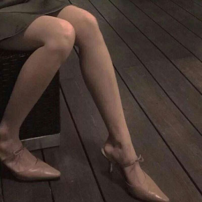 露腿图片大全 社会女生腿部头像