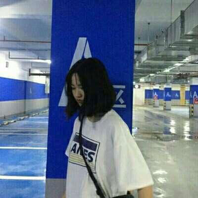 最近很火的ins头像 ins最火头像女
