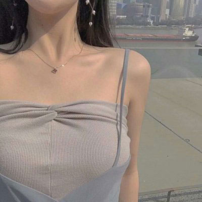 部位女头胸有点污 霸气高清半身胸可爱图片
