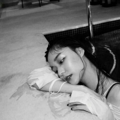 港风复古女生头像图片