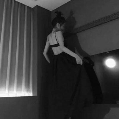 港风复古女生头像图片