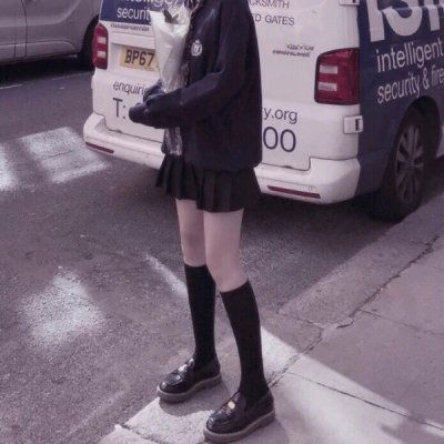 中学生细腿照 初中漂亮筷子腿细腿女生图片