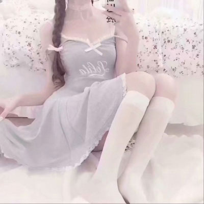 中学生细腿照 初中漂亮筷子腿细腿女生图片