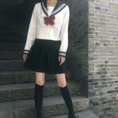 细腿少女图片 初中漂亮细腿女生图片