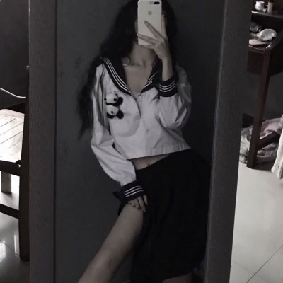 细腿少女图片 初中漂亮细腿女生图片